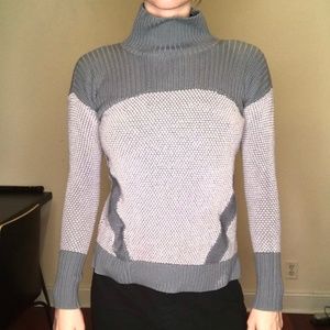 LULULEMON - Merino Wool Turtleneck Sweater